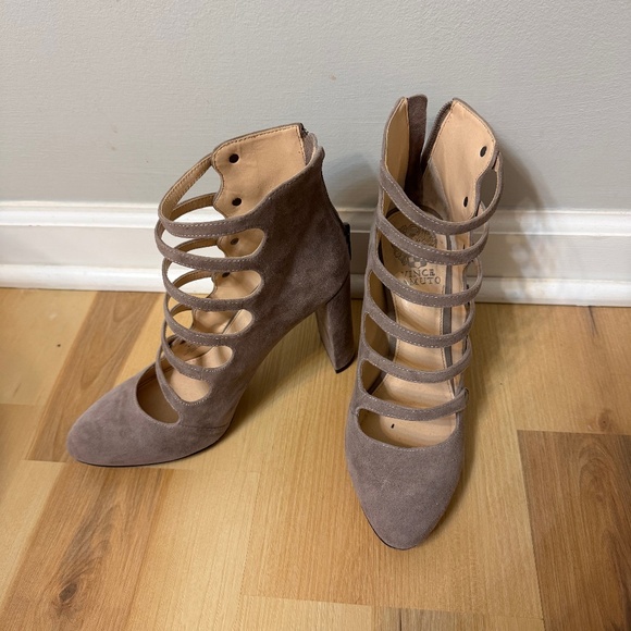 Vince Camuto Heels - Picture 1 of 1